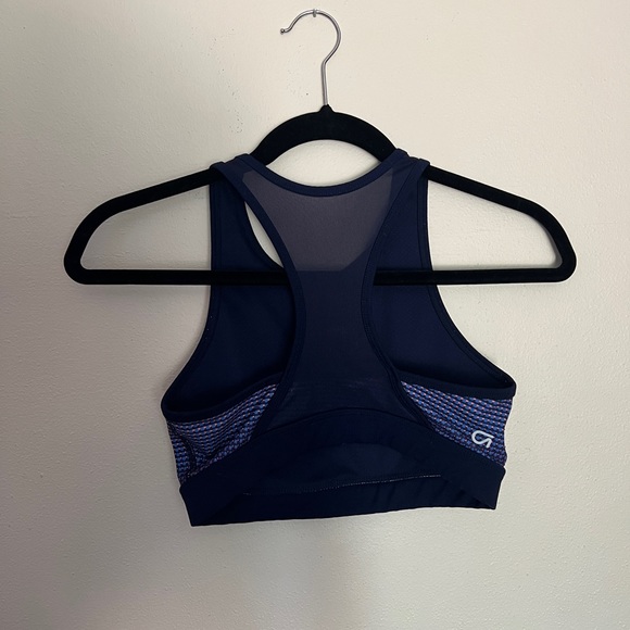 GAP Sports Bra - Picture 2 of 2
